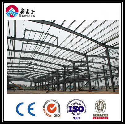 Geïsoleerde panelen Prefabricated Steel Buildings Light Q345 Warmgewalst