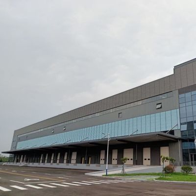 Aardbevingsbestendige staalconstructie