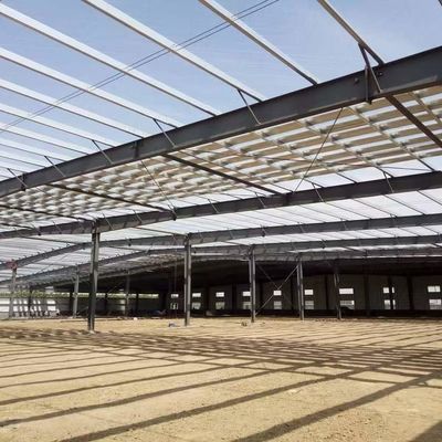 PVC-ruit voorgefabriceerd magazijn Gebouw Gelast staalconstructie magazijn OEM