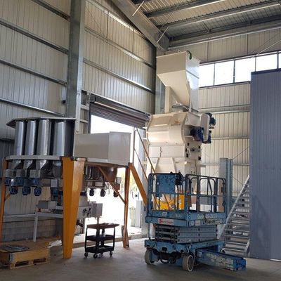 Commerciële geprefabriceerde werkplaatsgebouwen Op maat gemaakte staalconstructie