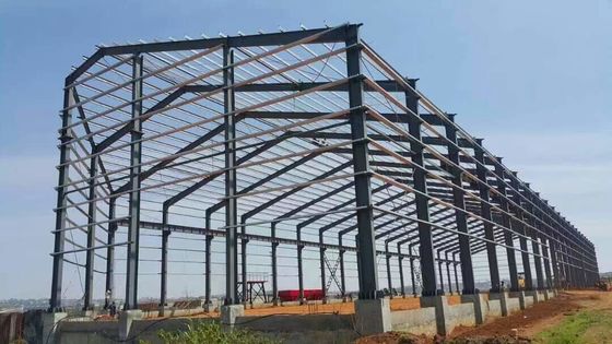 Vooraf ontworpen industriële constructie met lange overspanning, geprefabriceerd magazijn met stalen structuur