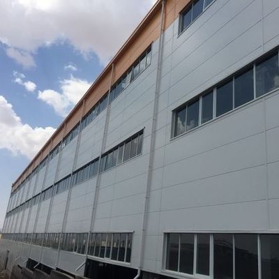 Q345 Staal geprefabriceerde huizen OEM geprefabriceerde staalconstructie