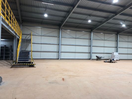 100% gerecycled staal gebouw met flexibele lay-out