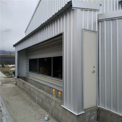 Slank en modern ontwerp Automatisch voedingssysteem voor broilers met elektrostatische bespuiting