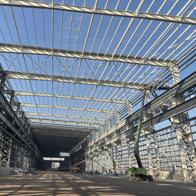 Residential Prefab Steel Frame House Q355B Hoofdmateriaal Korte assemblagetijd Voor snelle bouw