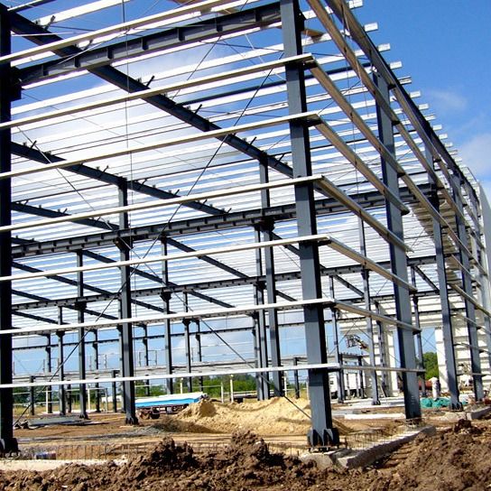 Staalwerkplaats met PVDF/PVC gecoate zeil afwerking 150 km/u windbelasting en installatie