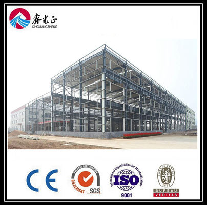 Geïsoleerde panelen Prefabricated Steel Buildings Light Q345 Warmgewalst